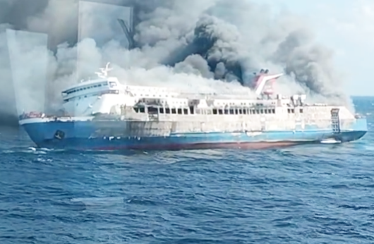Kemenhub Gerak Cepat Penanganan dan Evakuasi Penumpang KM Mutiara Sentosa II Terbakar